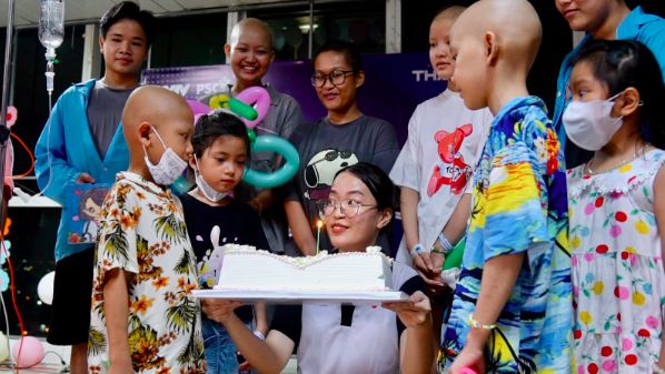 The Kindness Journey in July: Painting Dreams for Children at Da Nang Oncology Hospital - Ảnh 6.