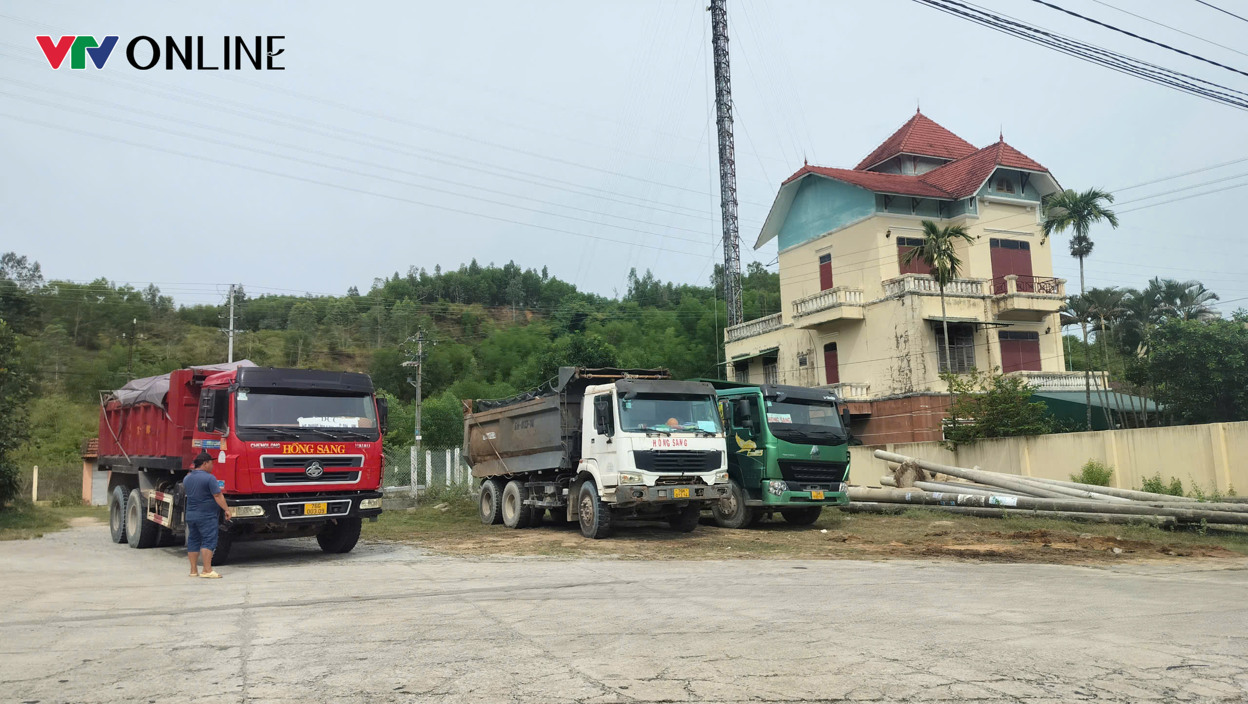 Quảng Ngãi: Đoàn xe vua ngang nhiên lăn bánh trên Quốc lộ 1 - Ảnh 4.