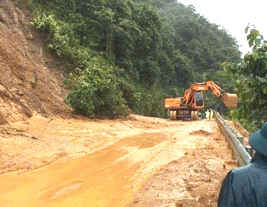 Sơn La: Nỗ lực ngày đêm khắc phục sự cố, thông đường - Ảnh 4.