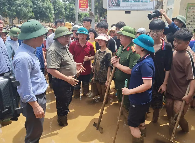 Thủ tướng Phạm Minh Chính tới Yên Bái chỉ đạo ứng phó, khắc phục hậu quả mưa lũ, thiên tai - Ảnh 4.