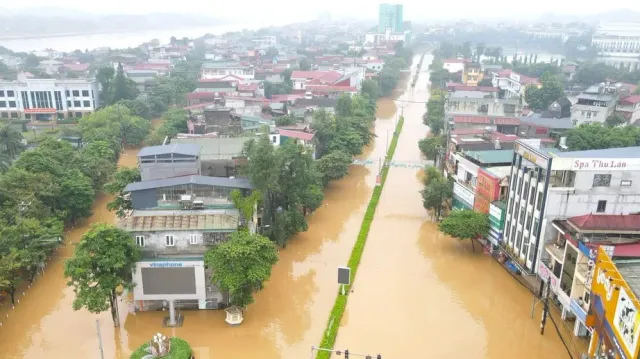 Bộ Công Thương: Ưu tiên điều tiết mặt hàng thiết yếu đến vùng bị ảnh hưởng bão, lũ - Ảnh 1.