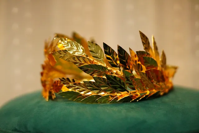 Revealing the Special Laurel Wreath for the Road to Olympia Mount 2024 Grand Final - Ảnh 3.