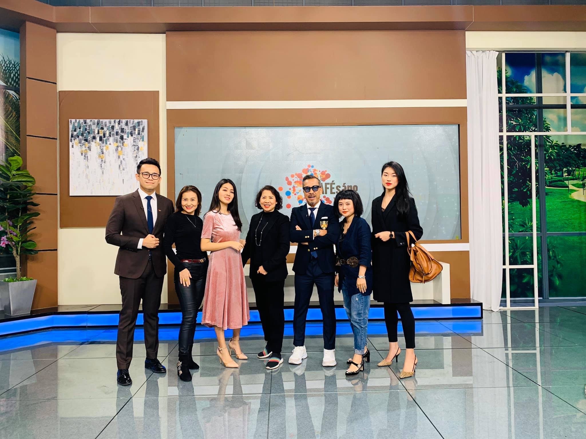 Gặp gỡ nữ đạo diễn, quay phim của VTV3 nhân ngày Phụ nữ Việt Nam 20/10 - Ảnh 12.