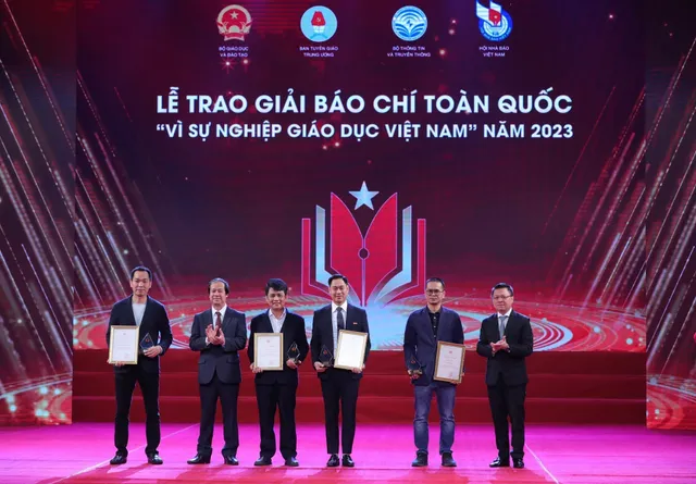 TRỰC TIẾP Lễ trao giải Báo chí toàn quốc “Vì sự nghiệp Giáo dục Việt Nam” năm 2024 (9h, VTV2) - Ảnh 1.