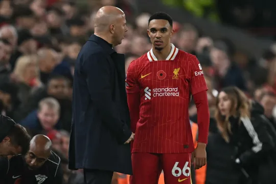 Trent Alexander-Arnold gây sốc: Khước từ Real Madrid, quyết tâm cống hiến trọn mùa cho Liverpool! - Ảnh 1.