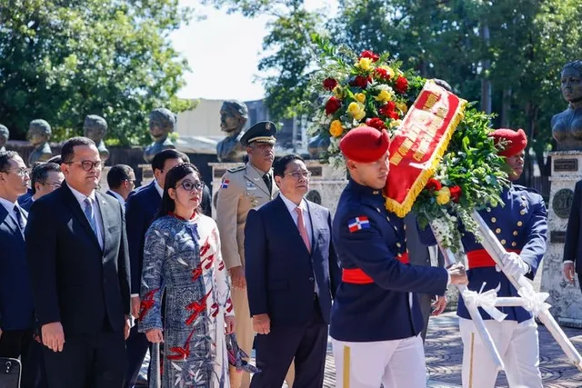 Thủ tướng tưởng niệm lãnh đạo lập quốc và hội đàm với Tổng thống Cộng hòa Dominica - Ảnh 6.