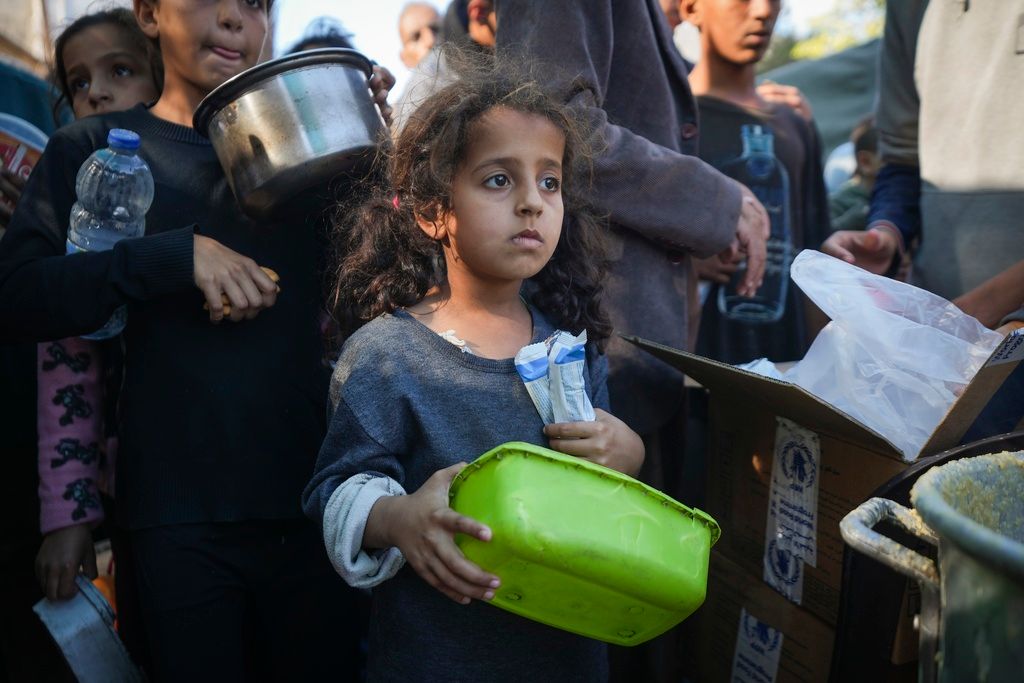 Trẻ em tại Dải Gaza mưu sinh giữa xung đột