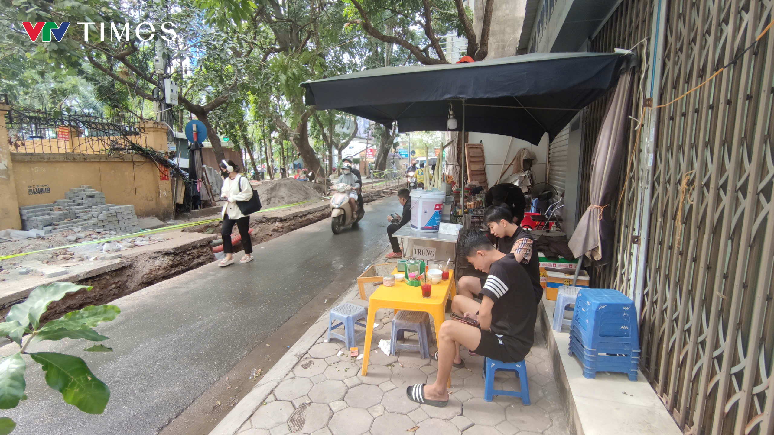 Người dân ngõ 167 phố Tây Sơn: Việc đào móng xây nhà gặp tiểu sành là hết sức bình thường - Ảnh 2.