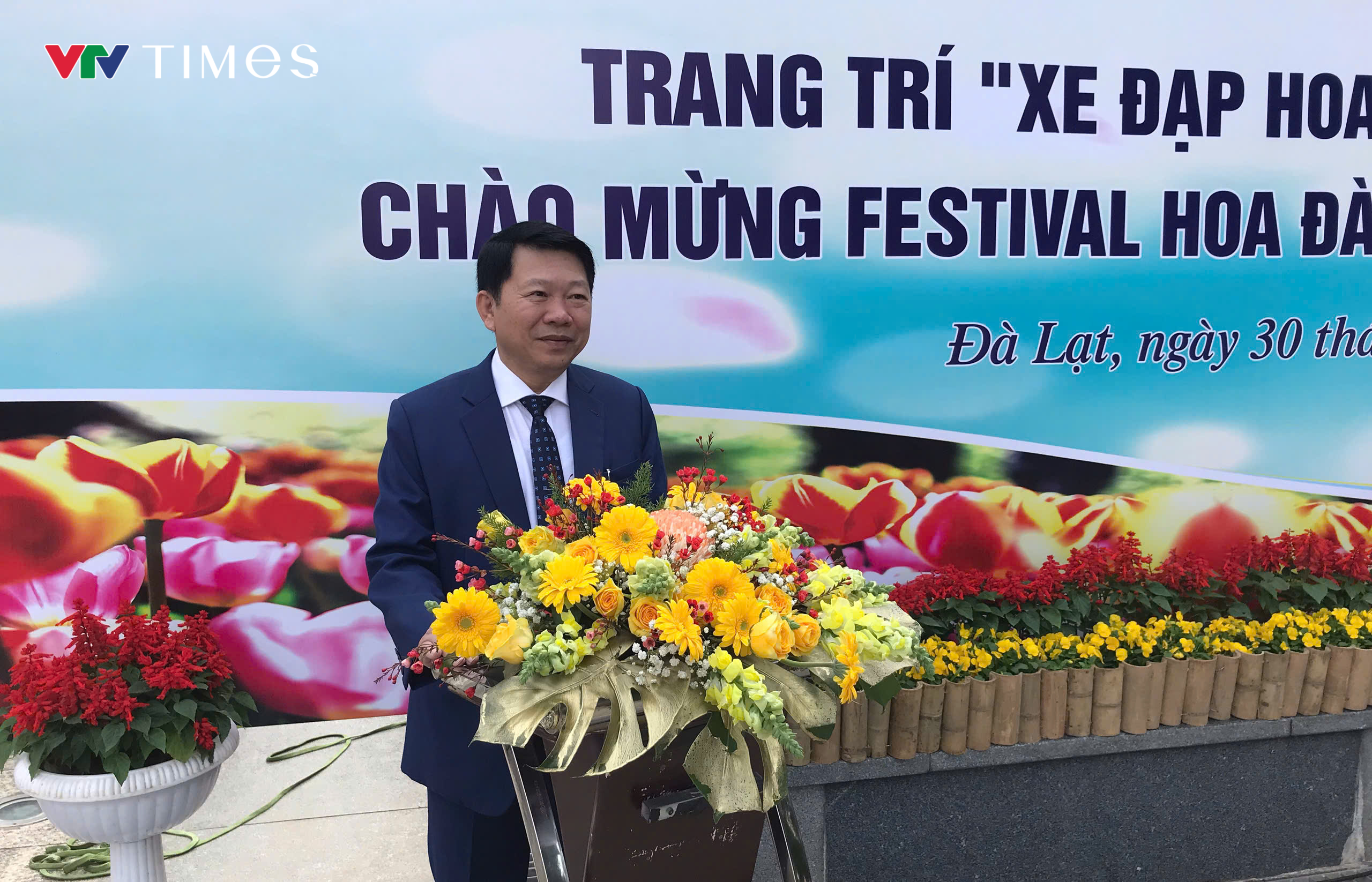 Đà Lạt thi trang trí Xe đạp hoa từ vật liệu tái chế - Ảnh 1.