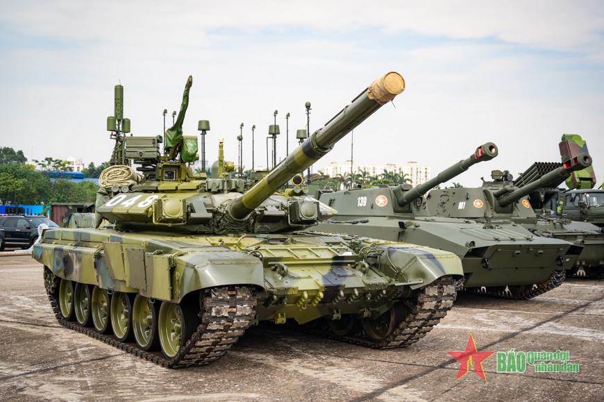 Xe tăng T-90 của Quân đội Việt Nam đã có mặt tại Triển lãm Quốc phòng Quốc tế 2024 - Ảnh 1.