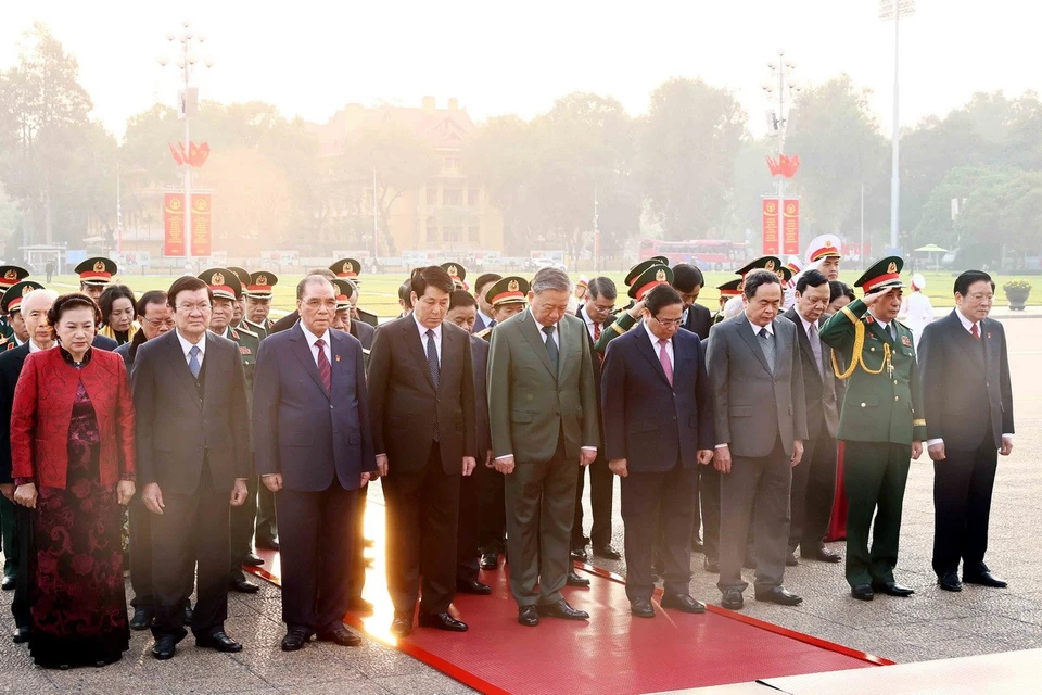 Lãnh đạo Đảng và Nhà nước viếng Chủ tịch Hồ Chí Minh nhân ngày thành lập QĐND Việt Nam - Ảnh 3.