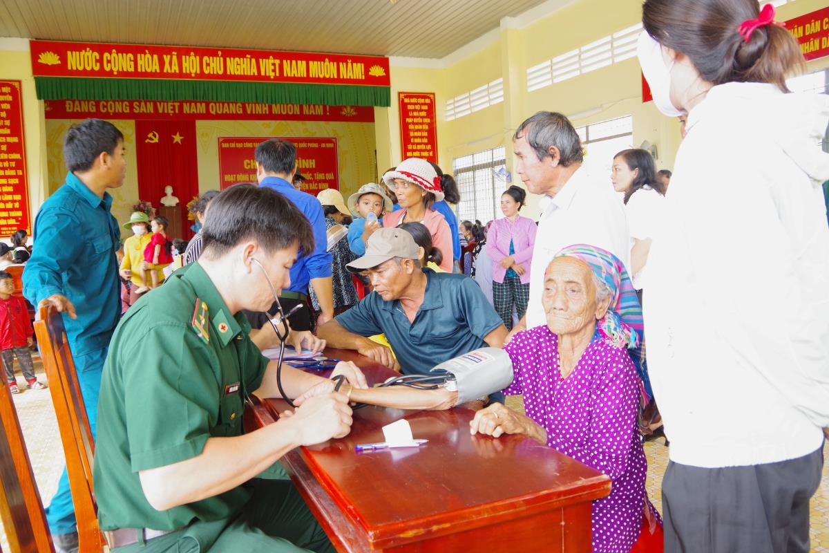 BĐBP: Sôi nổi các hoạt động chào mừng kỷ niệm 80 năm Ngày thành lập QĐND Việt Nam - Ảnh 7.