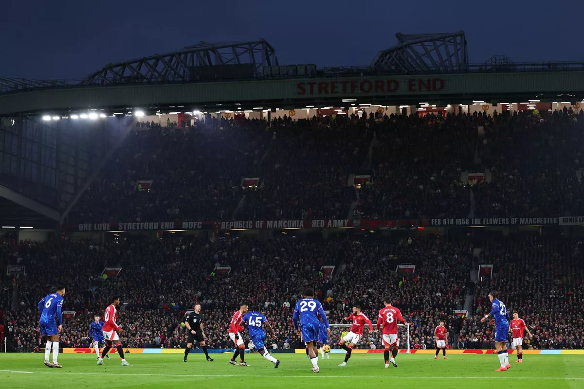 Man Utd lao đao dưới thời Sir Jim Ratcliffe: Những quyết định sai lầm đẩy Old Trafford vào khủng hoảng! - Ảnh 3.