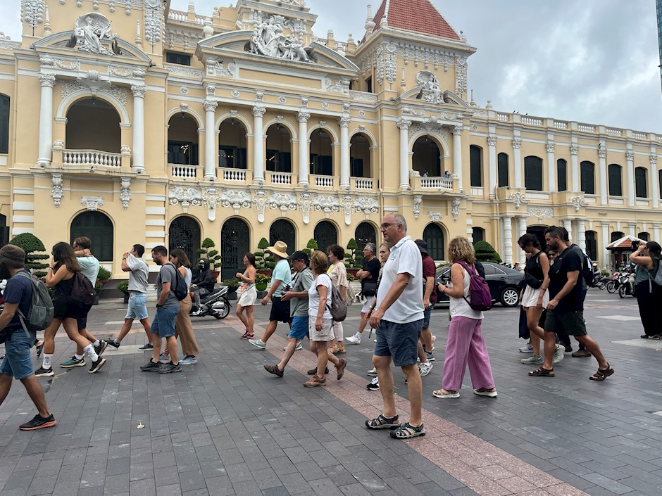 TP Hồ Chí Minh phát động chương trình “Mỗi đơn vị kinh doanh là một điểm đến thân thiện” - Ảnh 1.