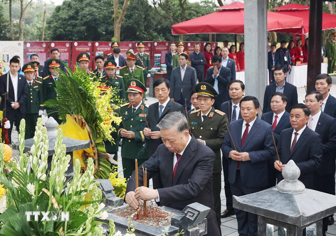 Tổng Bí thư Tô Lâm tưởng niệm Tổng Bí thư Hà Huy Tập, Trần Phú, dâng hương tại Khu Di tích Quốc gia Đặc biệt Ngã ba Đồng Lộc - Ảnh 6.