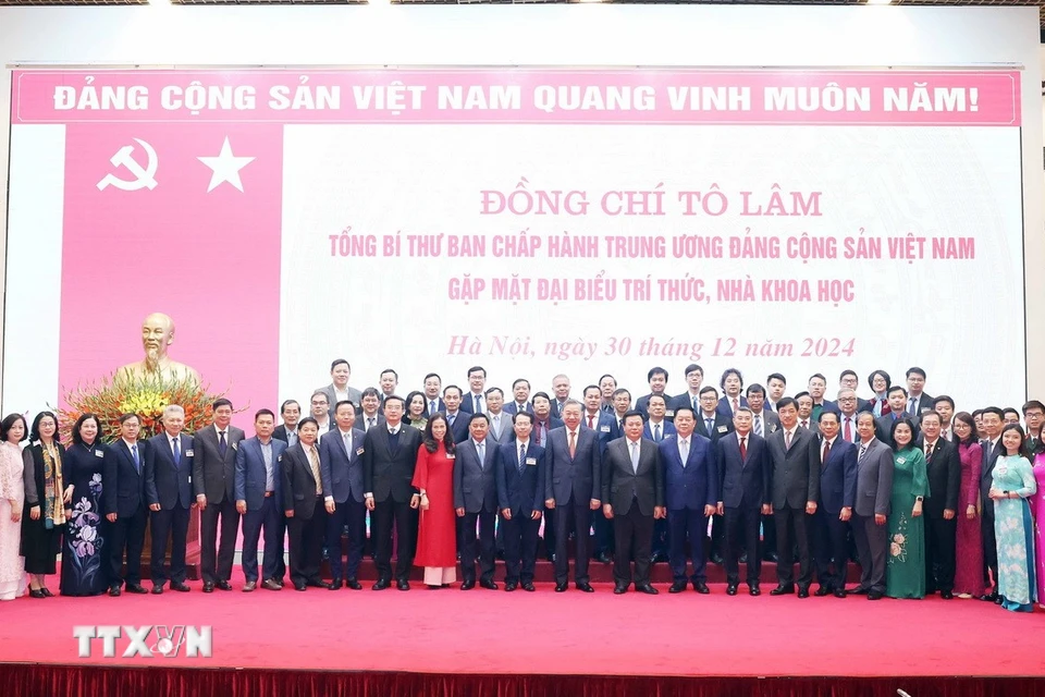 Tổng Bí thư Tô Lâm gặp mặt đại biểu trí thức, nhà khoa học - Ảnh 5.