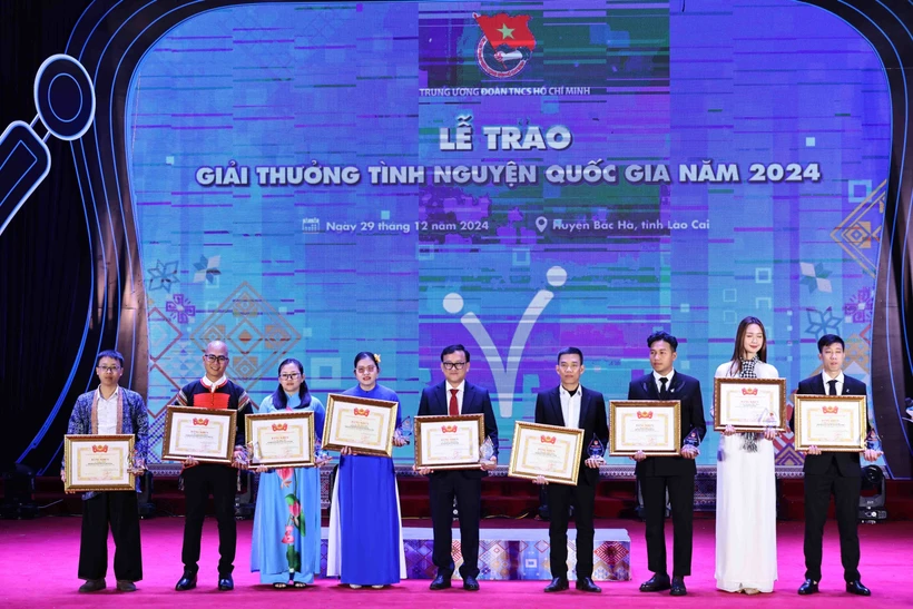 Dấu ấn Giải thưởng Tình nguyện Quốc gia năm 2024 - Ảnh 1.