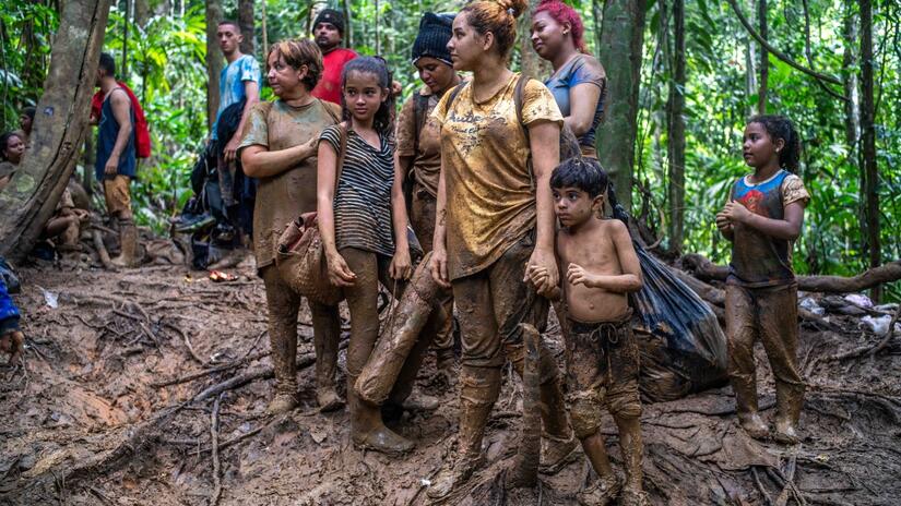 Hơn 300.000 người di cư đã vượt “khu rừng tử thần” Darien Gap năm 2024 - Ảnh 2.