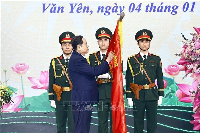 Chủ tịch Quốc hội Trần Thanh Mẫn dự lễ công bố quyết định huyện Văn Yên, Yên Bái đạt chuẩn nông thôn mới - Ảnh 2.