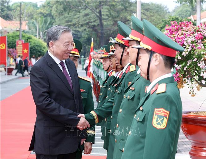 Tổng Bí thư Tô Lâm thăm, làm việc tại Bộ Chỉ huy quân sự tỉnh Bình Dương - Ảnh 1.