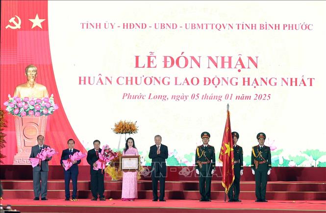 Tổng Bí thư Tô Lâm dự Lễ kỷ niệm 50 năm Ngày giải phóng Phước Long (Bình Phước) - Ảnh 1.