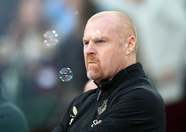 Everton chìm trong khủng goảng: Sean Dyche bị sa thải sau chuỗi trận tồi tệ - Ảnh 2.