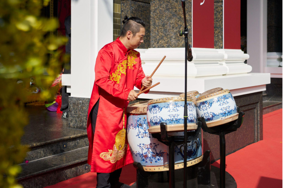 Gốm Sứ Minh Long: Cuộc hội ngộ văn hóa truyền thống và hơi thở đương đại - Ảnh 6.