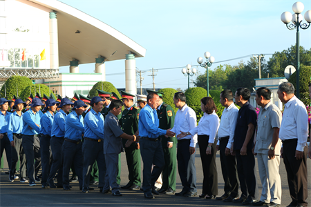 Bình Phước: Đón 41 hài cốt liệt sĩ quân tình nguyện Việt Nam hy sinh ở Campuchia về nước - Ảnh 2.