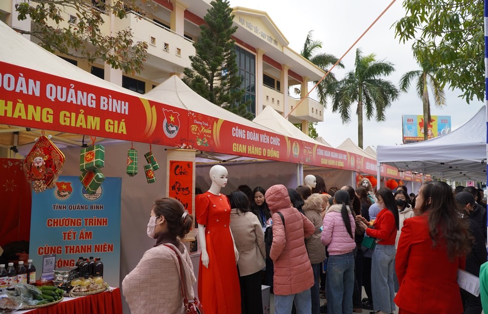 Quảng Bình: Hỗ trợ người lao động gần 4,5 tỉ đồng dịp Tết Nguyên đán Ất Tỵ - Ảnh 3.