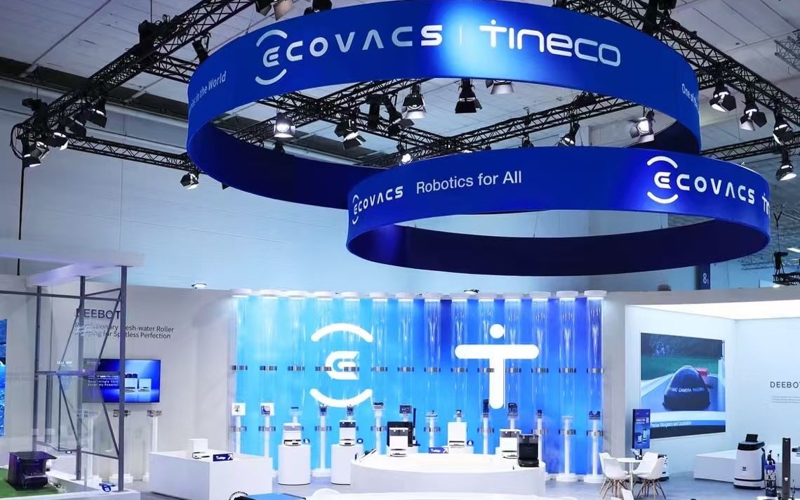 ECOVACS giới thiệu máy hút bụi tích hợp công nghệ tự rửa tại CES 2025 - Ảnh 2.