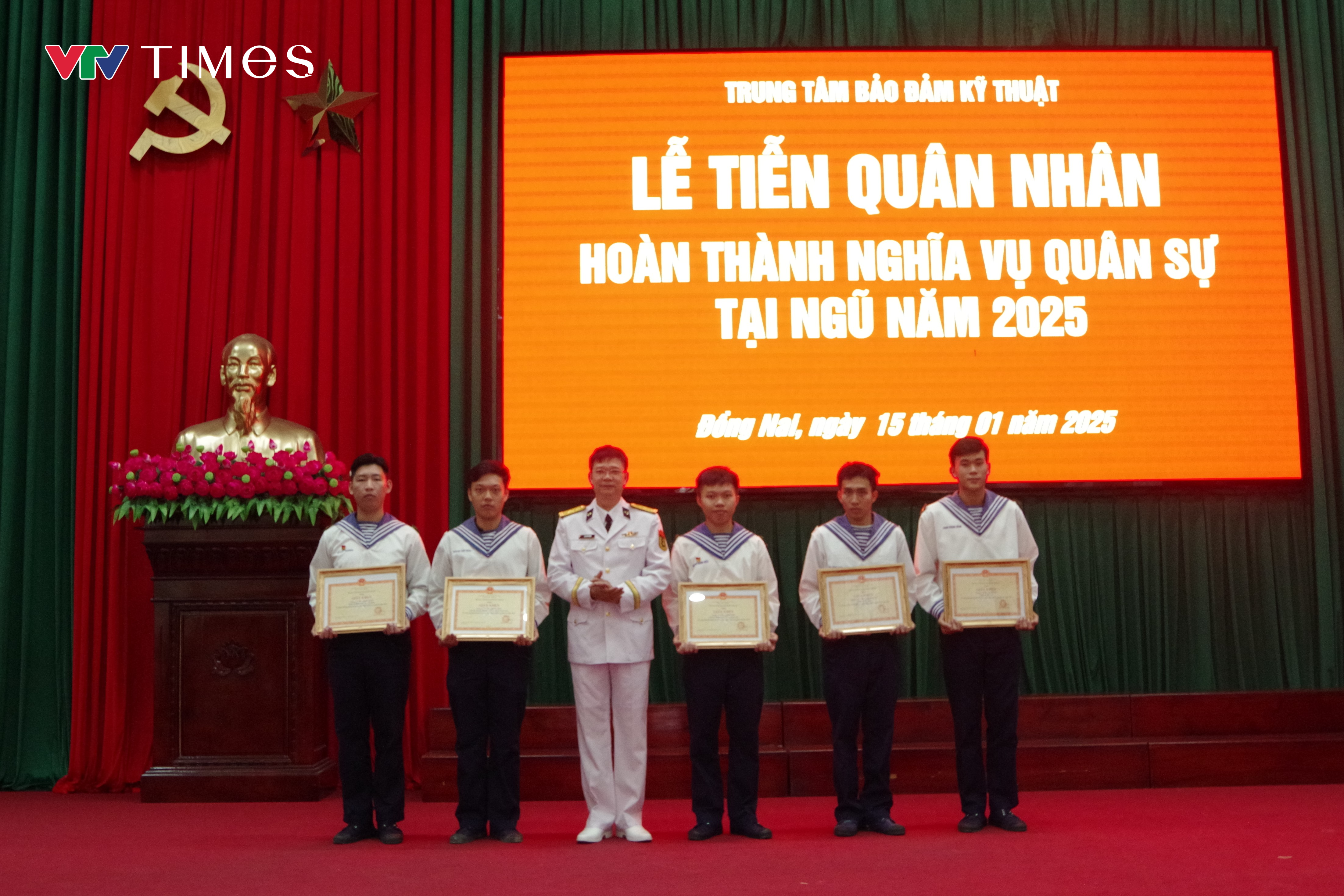 Vùng 2 Hải quân tổ chức Lễ tiễn quân nhân hoàn thành nghĩa vụ quân sự năm 2024 - Ảnh 2.