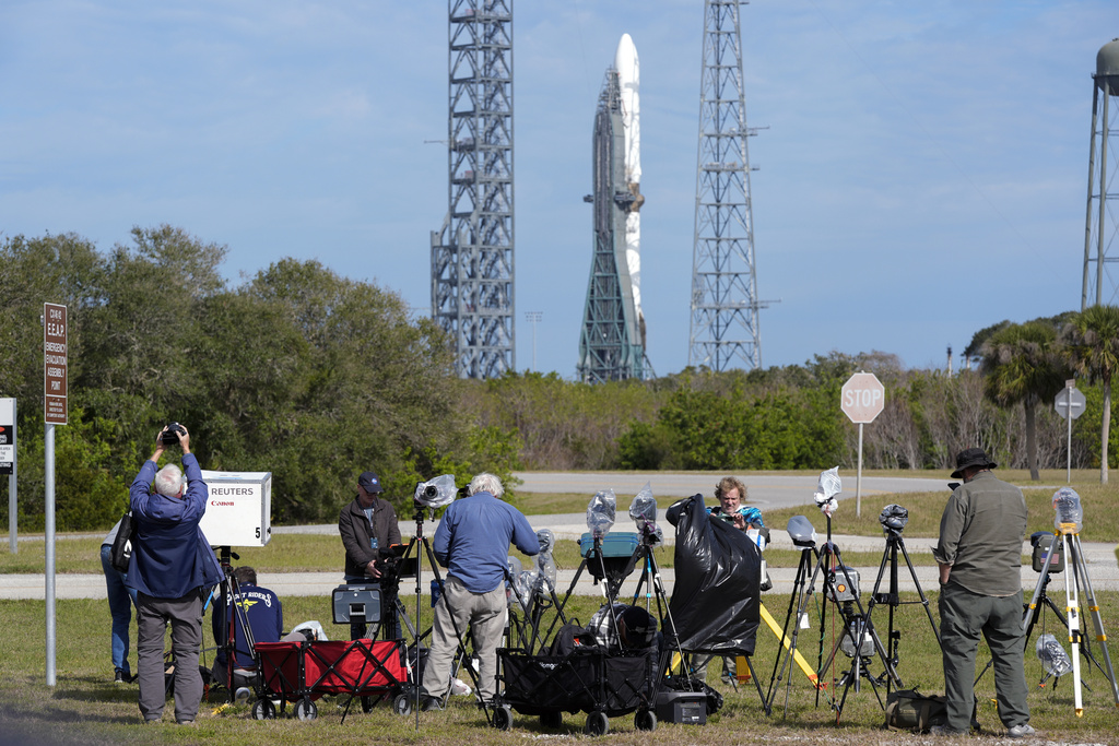 Blue Origin phóng thành công tên lửa New Glenn lên quỹ đạo  - Ảnh 1.