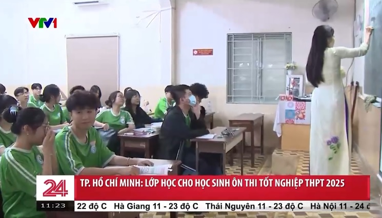 Lớp học mở tạo thuận lợi cho học sinh ôn thi tốt nghiệp THPT 2025 - Ảnh 1.