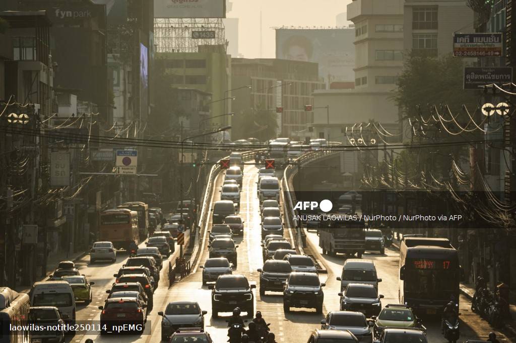 Thái Lan triển khai chuyến bay ngăn bụi mịn PM 2.5 - Ảnh 2.