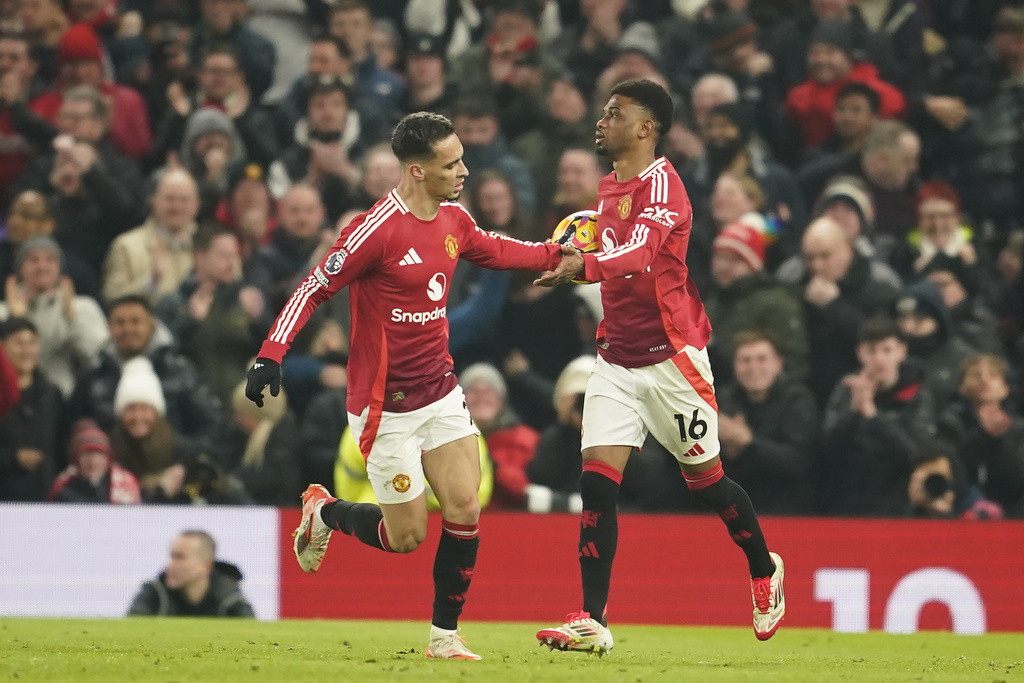 Amad Diallo tỏa sáng, Man Utd ngược dòng ngoạn mục   - Ảnh 1.