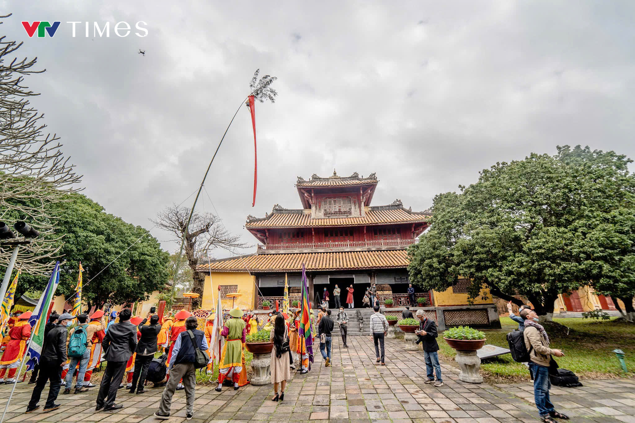 Lễ cúng ông Công ông Táo của người dân miền Trung - Ảnh 1.