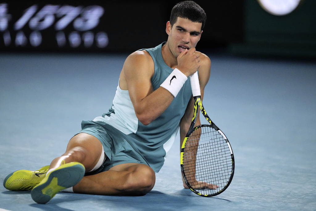 Novak Djokovic ngược dòng thắng Carlos Alcaraz tại Australia mở rộng 2025  - Ảnh 2.