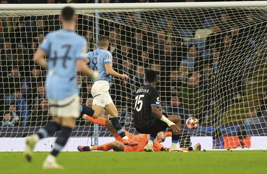 Man City ngược dòng vào vòng play-off Champions League - Ảnh 1.