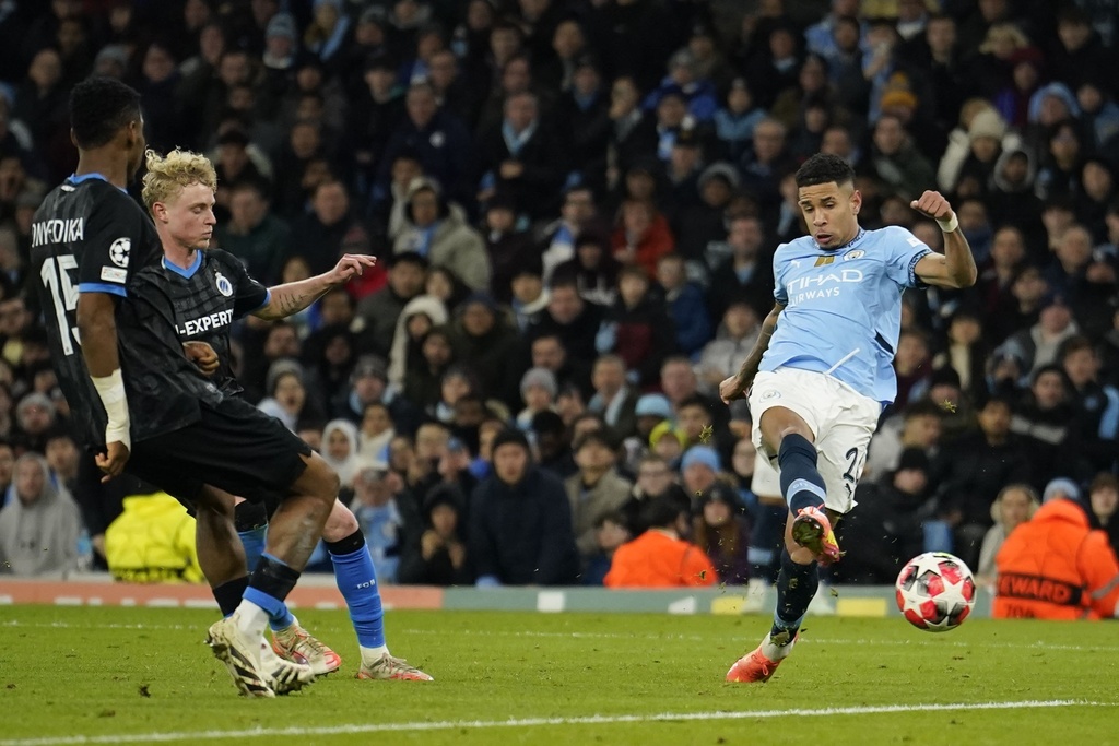 Man City ngược dòng vào vòng play-off Champions League - Ảnh 2.