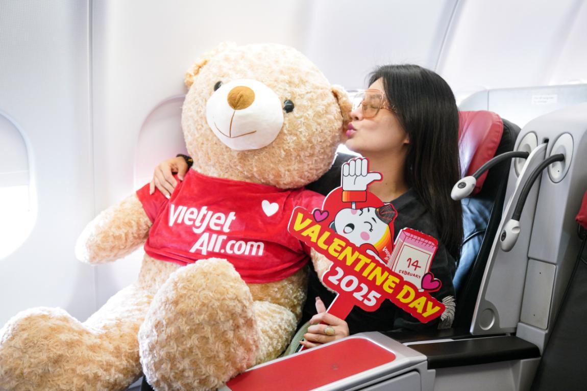 Bay Vietjet là có gấu trong mùa lễ Valentine này - Ảnh 8.