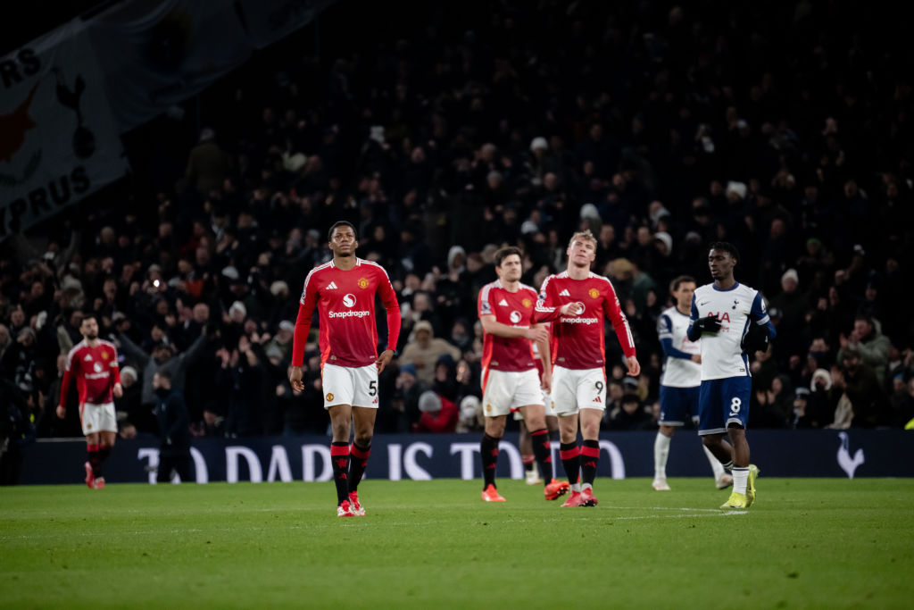 Ruben Amorim chỉ trích bốn ngôi sao của Man Utd, bao gồm cả đội trưởng Bruno Fernandes, vì thiếu tốc độ - Ảnh 2.