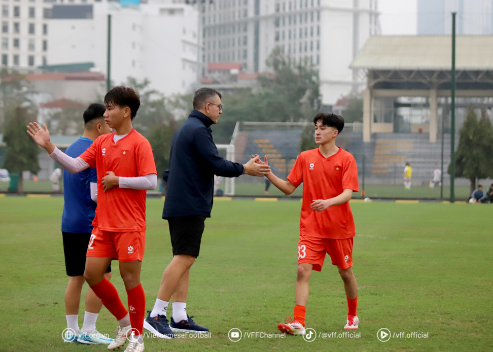 Đội tuyển U17 Việt Nam thắng 3-0 trong trận đấu tập với quân xanh PVF - Ảnh 2.