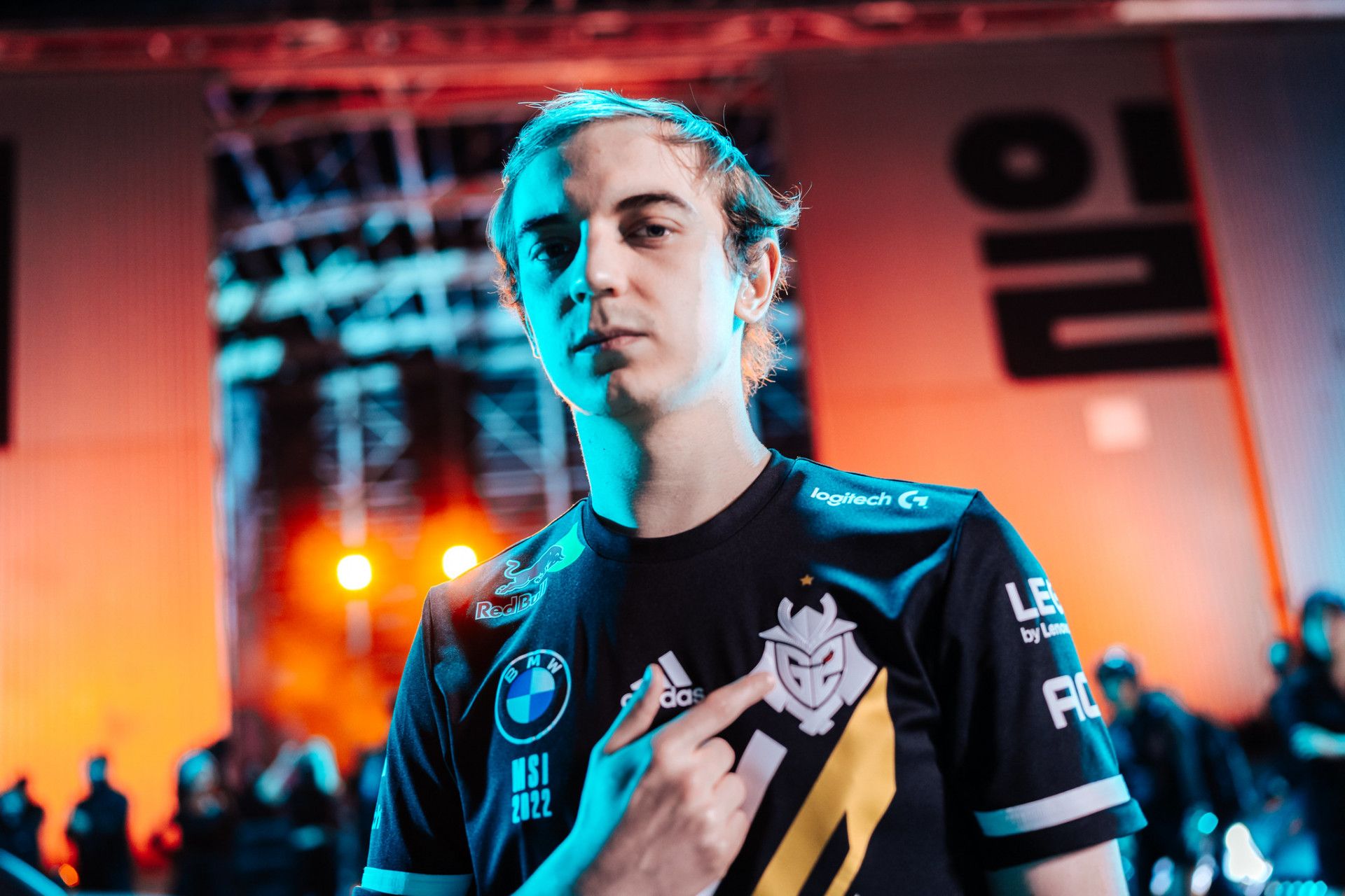 Đằng sau bản hợp đồng gia hạn giữa Caps và G2 Esports