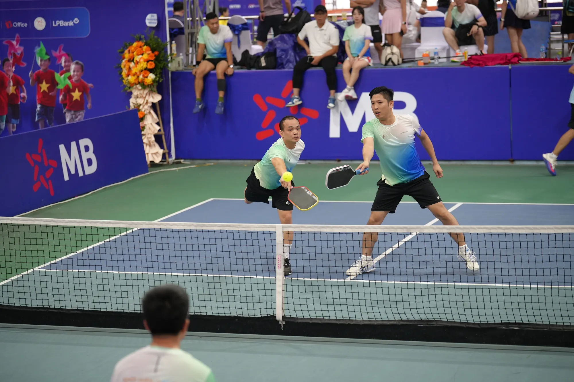 Sôi động Giải pickleball phong trào 