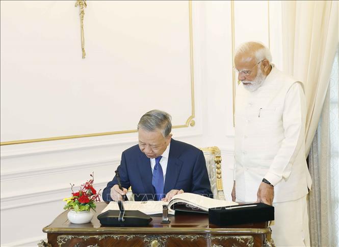 Tổng B&iacute; thư, Chủ tịch nước T&ocirc; L&acirc;m hội đ&agrave;m với Thủ tướng Ấn Độ Narendra Modi - Ảnh 2.