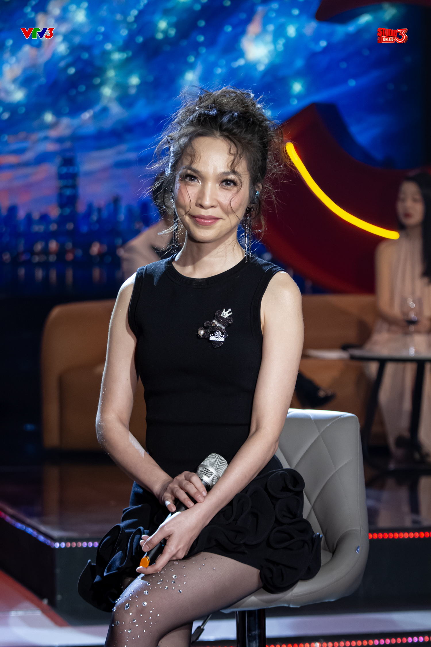 Hiền Thục biến hóa bất ngờ với hình ảnh 'tắc kè hoa' trong Studio 3 - Ảnh 3.
