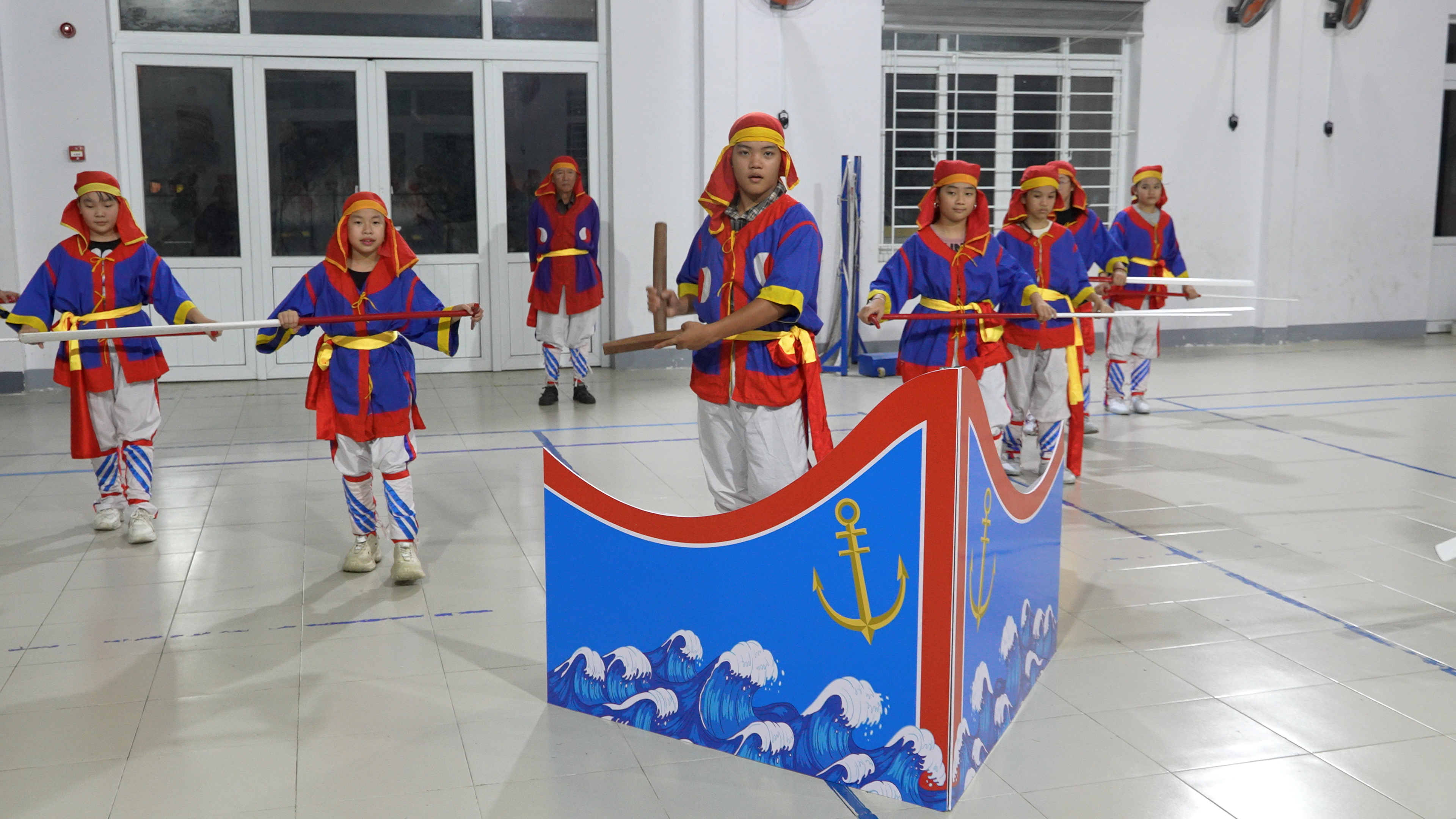Chuyến thuyền di sản: Khi điệu h&ograve; Bả trạo được trao tay lớp trẻ  - Ảnh 11.