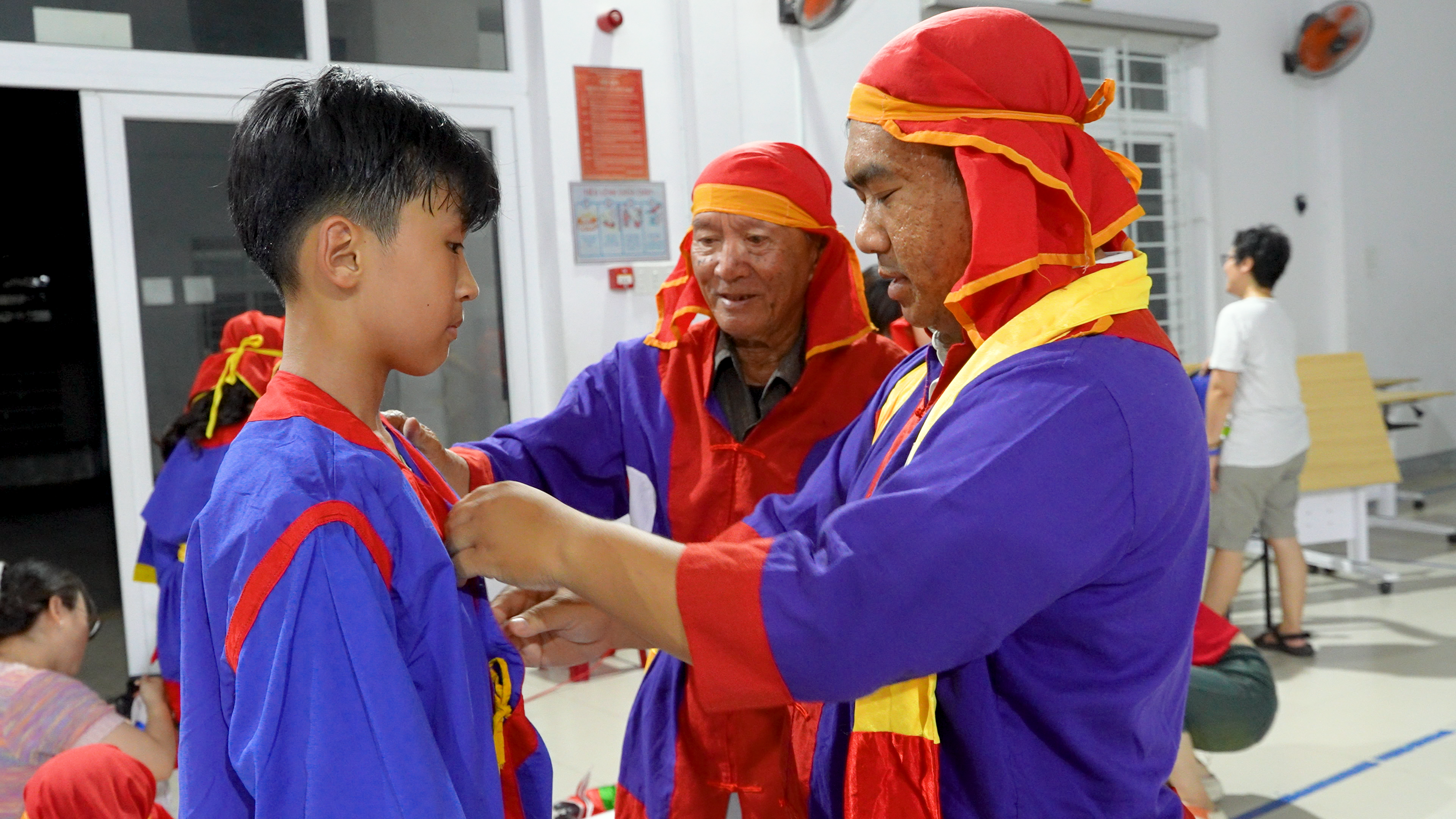 Chuyến thuyền di sản: Khi điệu h&ograve; Bả trạo được trao tay lớp trẻ  - Ảnh 7.