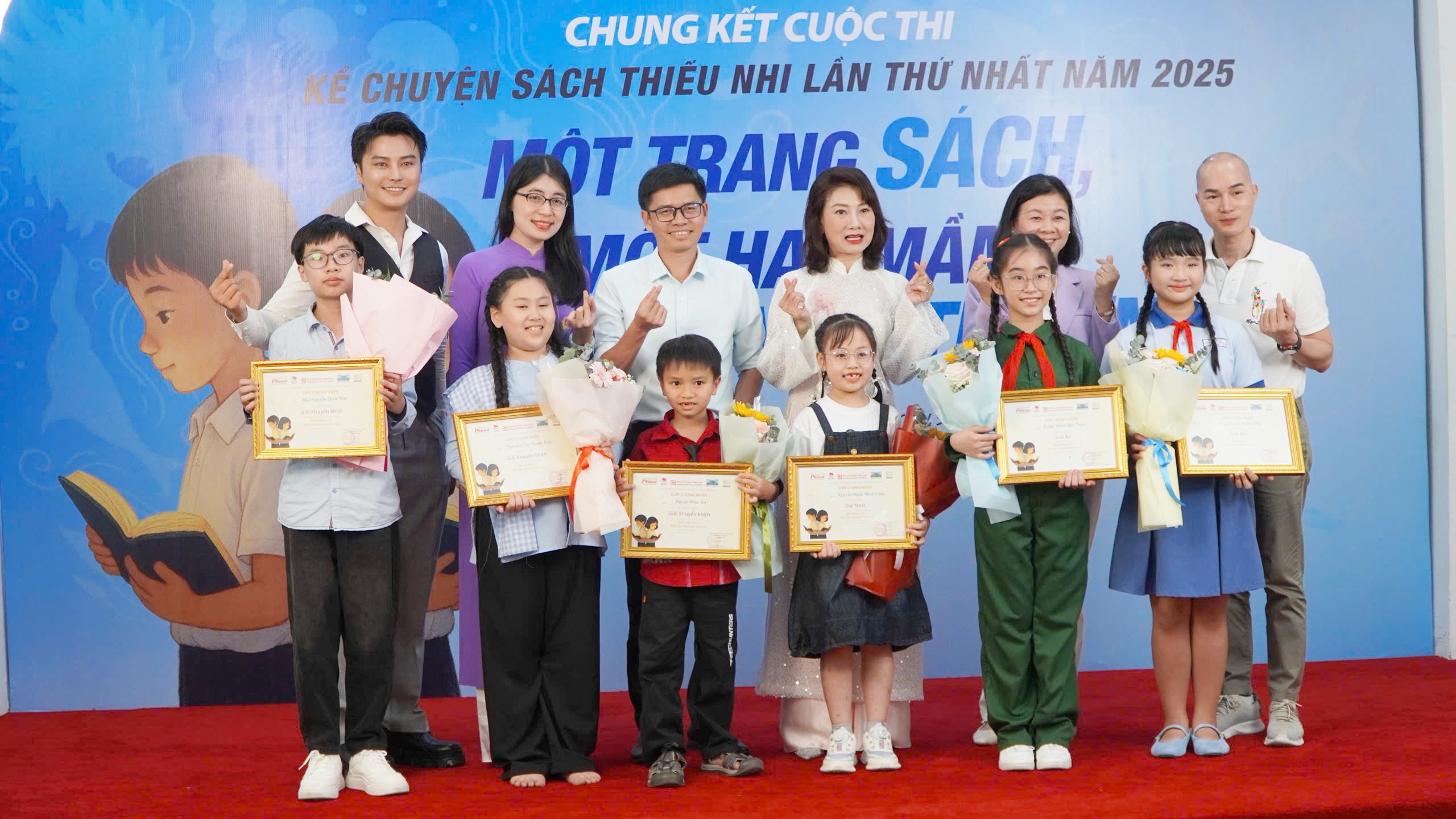 Học sinh Hà Nội giành giải Nhất Cuộc thi Kể chuyện sách thiếu nhi lần 1 - Ảnh 1.