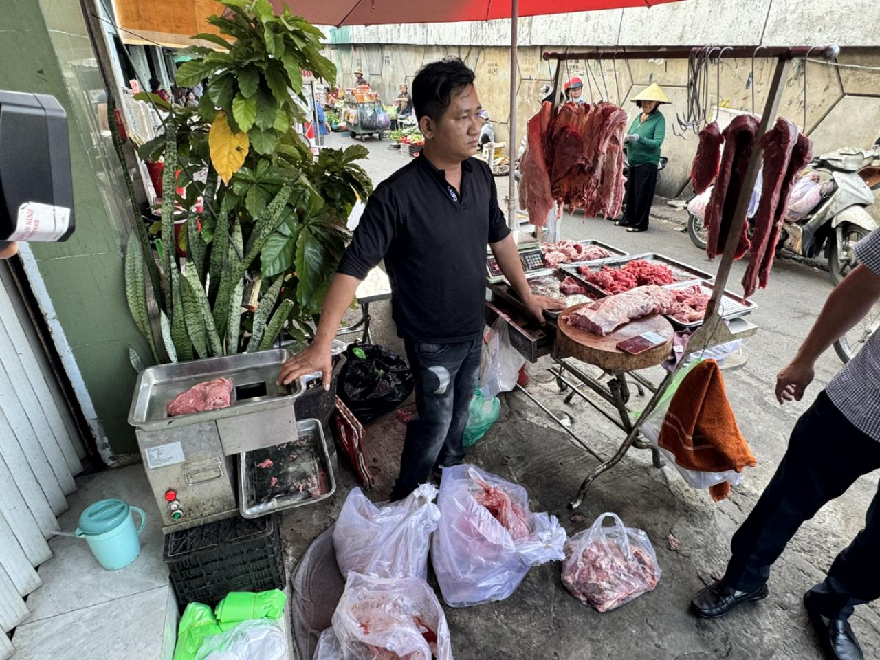 Phát hiện hơn 65 tấn thịt bò giả, thịt ngâm hóa chất đã bán ra thị trường- Ảnh 7. Phát hiện hơn 65 tấn thịt bò giả, thịt ngâm hóa chất đã bán ra thị trường- Ảnh 7.